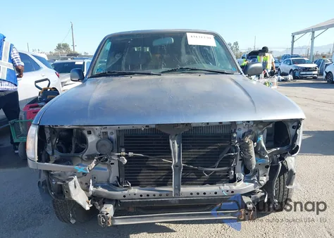 1998 Toyota Tacoma z USA, uszkodzony, nr VIN 4TAVL52N8WZ080909